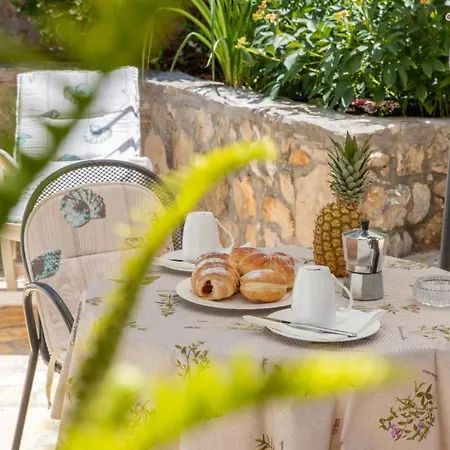 Apartman Jelena 1,2,3,4 & 5 - Free Parking