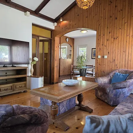 Jelena 1,2,3,4 & 5 - Free Parking *