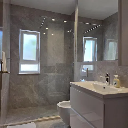 Apartman Jelena 1,2,3,4 & 5 - Free Parking *