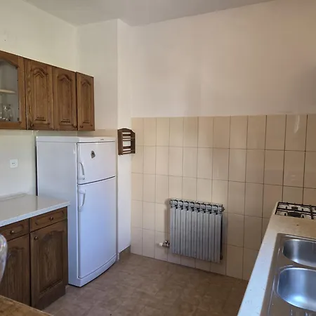 Jelena 1,2,3,4 & 5 - Free Parking