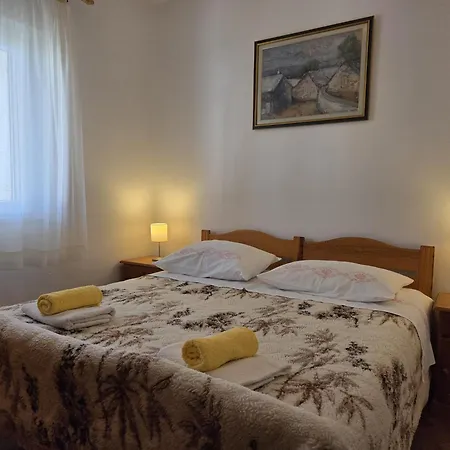 Apartman Jelena 1,2,3,4 & 5 - Free Parking