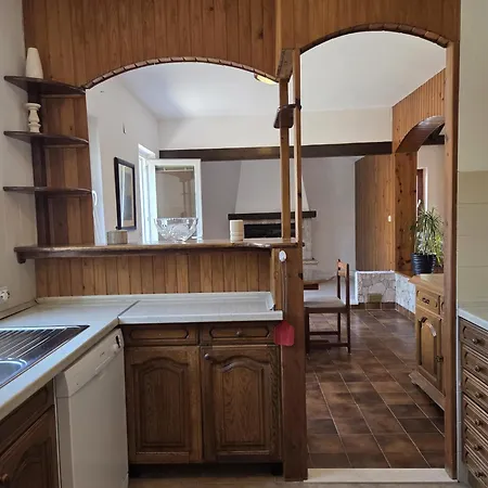 Jelena 1,2,3,4 & 5 - Free Parking Apartman *