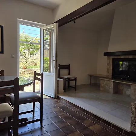 Jelena 1,2,3,4 & 5 - Free Parking *