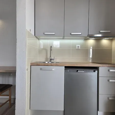 Jelena 1,2,3,4 & 5 - Free Parking *