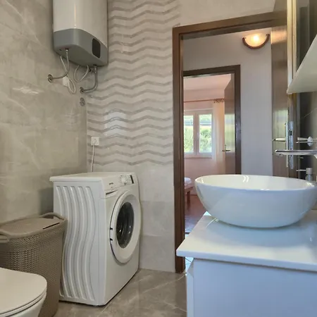 Apartman Jelena 1,2,3,4 & 5 - Free Parking *