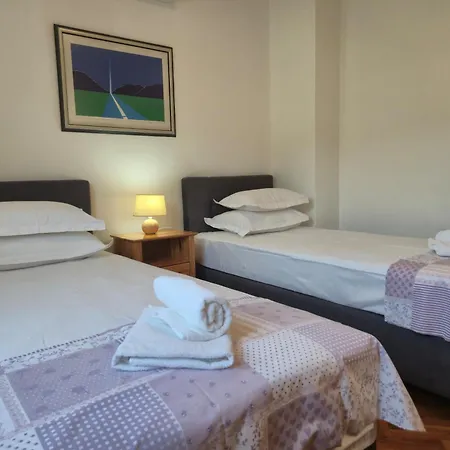 Apartman Jelena 1,2,3,4 & 5 - Free Parking Supetar