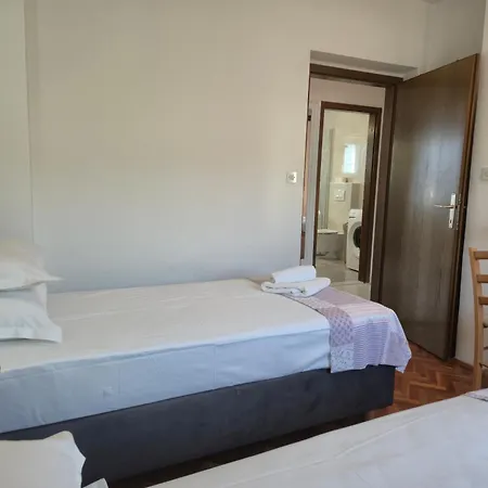 Apartman Jelena 1,2,3,4 & 5 - Free Parking