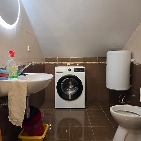 Jelena 1,2,3,4 & 5 - Free Parking Apartman